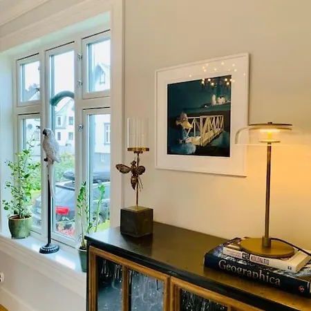 Big 10 Min Walk From Citycenter-swimmingpool Villa Stavanger