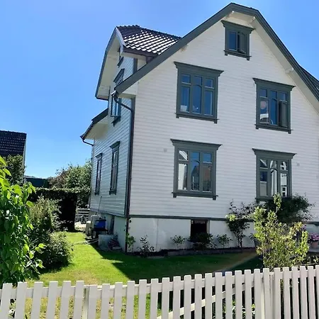 Villa Big 10 Min Walk From Citycenter-swimmingpool