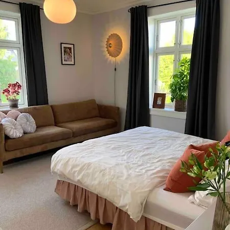 Villa Big 10 Min Walk From Citycenter-swimmingpool *
