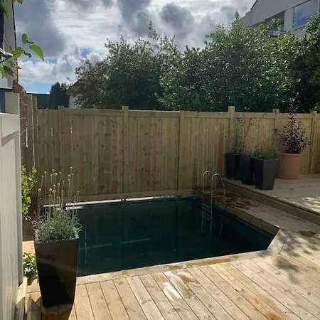 Big 10 Min Walk From Citycenter-swimmingpool Villa *